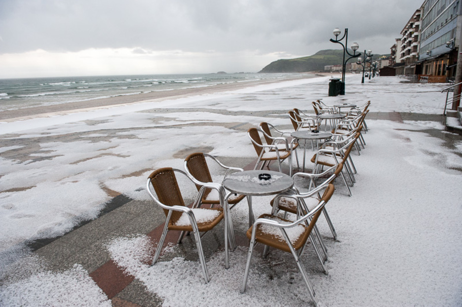 Malekoiko terrazak, erabat zuri. (Gorka RUBIO/ARGAZKI PRESS)