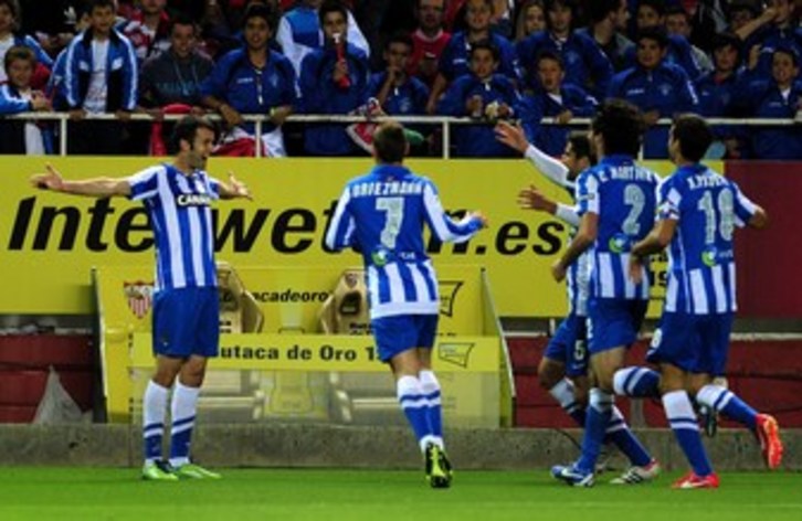 Agirretxek sartu du Realaren bigarren gola. (Cristina QUICLER/AFP)