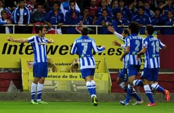 Agirretxek sartu du Realaren bigarren gola. (Cristina QUICLER/AFP)