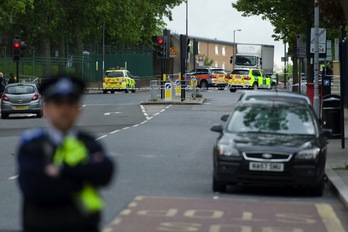El lugar donde ha ocurrido el ataque, acordonado por la Policía británica. (Leon NEAL/AFP)