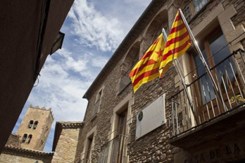 Imagen del Ayuntamiento de Seva, en la comarca barcelonesa de Osona. (Adrià COSTA/CUP)