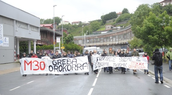 Manifestación en el Polígono 27 de Martutene. (Jon URBE/ARGAZKI PRESS)