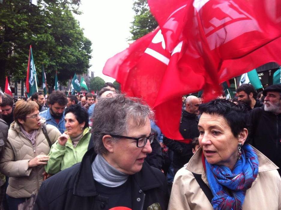 Jone Goirizelaia eta Arantza Urkaregi, manifestazioa. (@Karmelolanda) Jone Goirizelaia eta Arantza Urkaregi, manifestazioa. (@Karmelolanda)