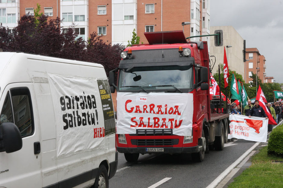 Hiru advierte del peligro del sector de transportes. (EKINKLIK.ORG) Hiru advierte del peligro del sector de transportes. (EKINKLIK.ORG)