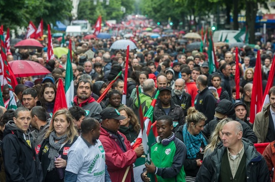 Jende andana, Bizkaiko hiriburuko kaleetan. (Luis JAUREGIALTZO/ARGAZKI PRESS) Jende andana, Bizkaiko hiriburuko kaleetan. (Luis JAUREGIALTZO/ARGAZKI PRESS)