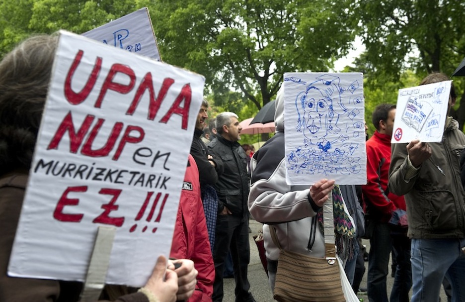 Los manifestantes han llevado consignas contra los recortes. (Idoia ZABALETA/ARGAZKI PRESS) Los manifestantes han llevado consignas contra los recortes. (Idoia ZABALETA/ARGAZKI PRESS)