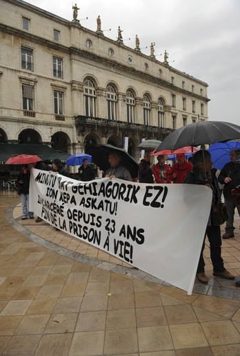 Ion Kepa Paroten askatasuna galdeginez eginiko elkarretaratze baten artxiboko irudia. (Gaizka IROZ)