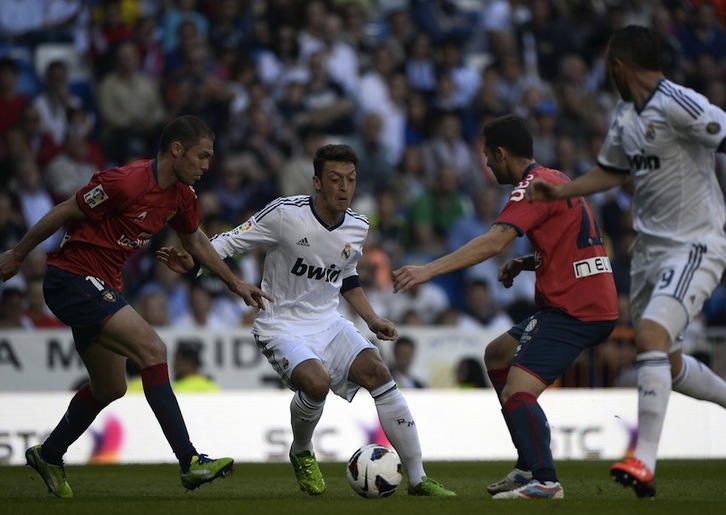 Un instante del partido entre el Real Madrid y Osasuna. (Pierre-Philippe MARCOU/ARGAZKI PRESS)