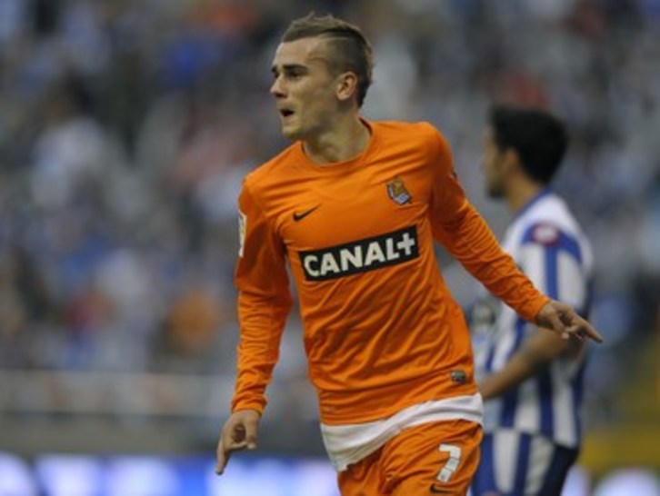 Griezmann celebra el gol que ha servido el pase a la Champions. (Miguel RIOPA/AFP)
