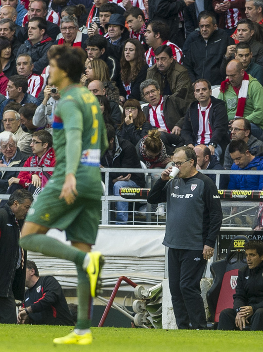 Bielsa, en el último partido de Liga que enfrentó al Athletic y al Levante. (Monika DEL VALLE/ARGAZKI PRESS)