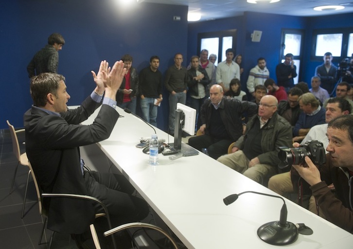 Montanier, en un momento de su comparecencia, que ha despertado una gran expectación. (Jon URBE/ARGAZKI PRESS)