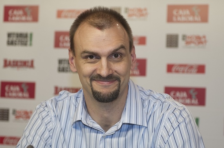 Zan Tabak, durante su presentación como entrenador del Baskonia. (Raúl BOGAJO/ARGAZKI PRESS)