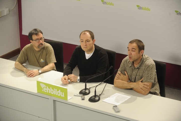 Pernando Barrena eta Unai Ziarreta, gaurko agerraldian. (Jon URBE/ARGAZKI PRESS)