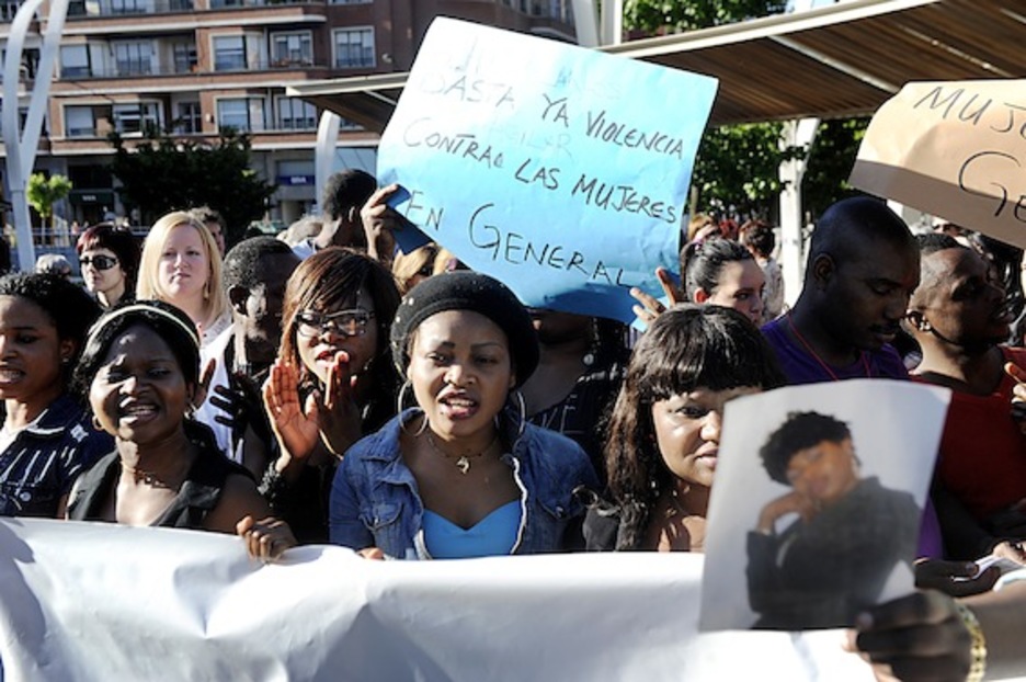 Algunos manifestantes portaban fotos de la joven agredida. (Marisol RAMIREZ/ARGAZKI PRESS)