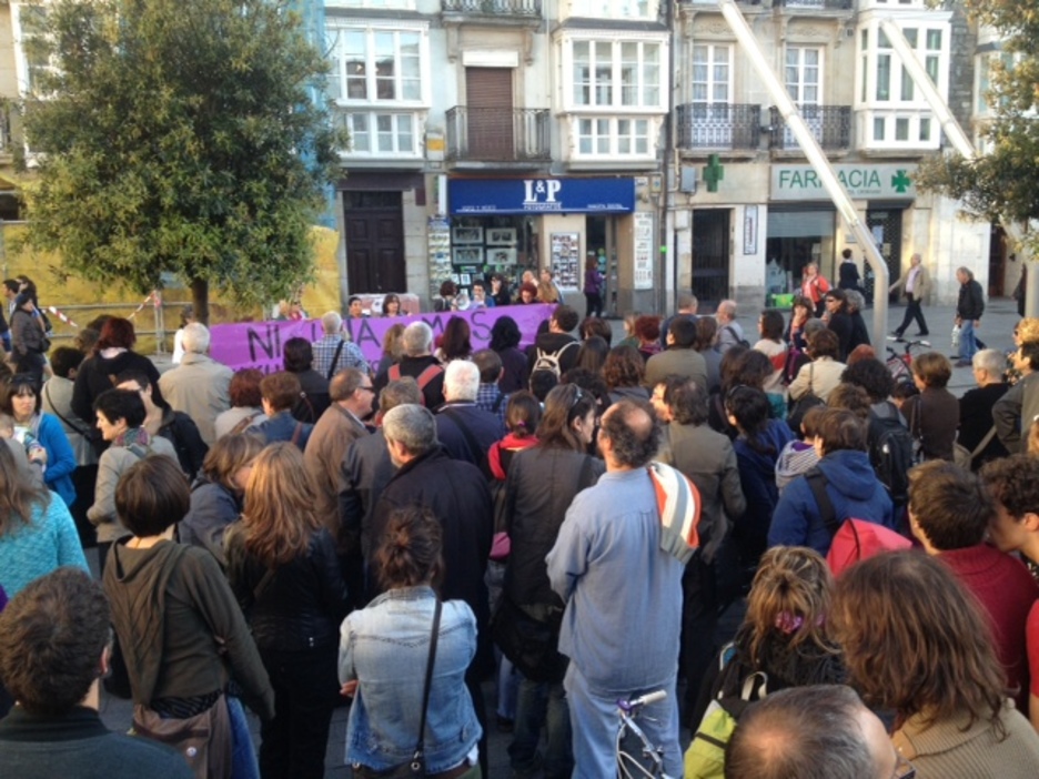 Concentración de repulsa celebrada en Gasteiz. (@iontelleria)