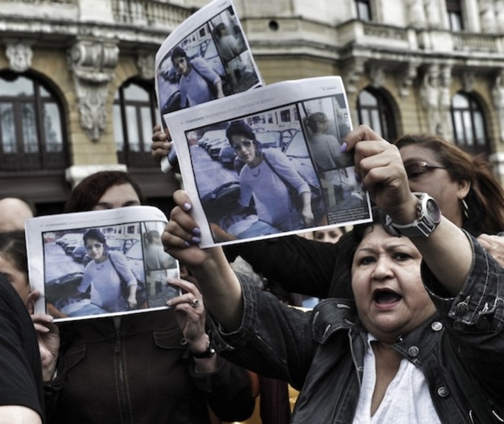 Concentración en la plaza Arriaga de Bilbo. (ARGAZKI PRESS)