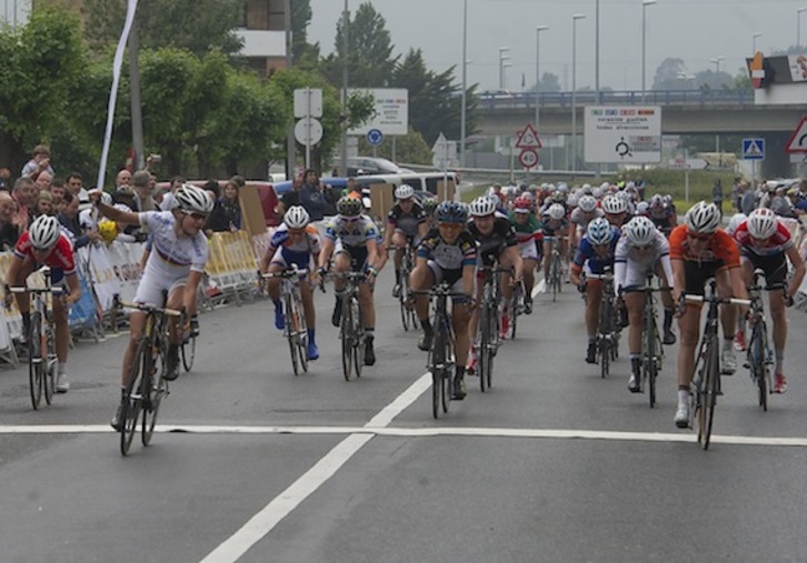 Marianne Vos, a su llegada a meta. (Luis JAUREGIALTZO/ARGAZKI PRESS)