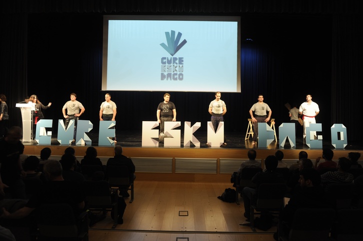 Acto de presentación de Gure Esku Dago. (Jon URBE / ARGAZKI PRESS)