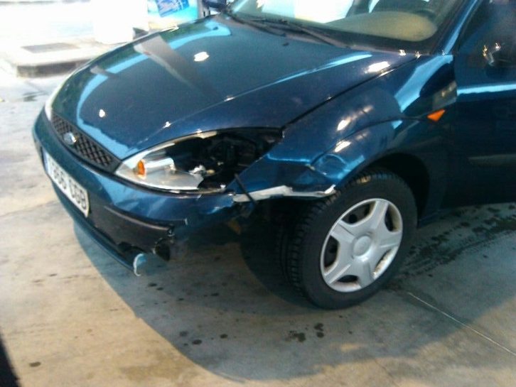 Daños que sufrió el coche tras el accidente. (ETXERAT)