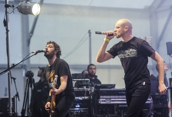 Aste Nagusiko kartela ere aurkeztu dute, Toya Huercanos egilea bertan zela. (Andoni CANELLADA/ARGAZKI PRESS)