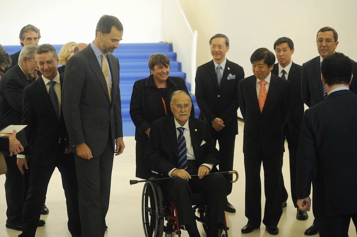 El alcalde de Bilbo, Iñaki Azkuna, durante la clausura del Foro Social de Alcaldes. (ARGAZKI PRESS)