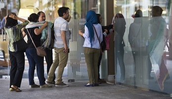 Colas para acceder a un colegio electoral en Irán. (Paul J. RICHARDS/AFP)