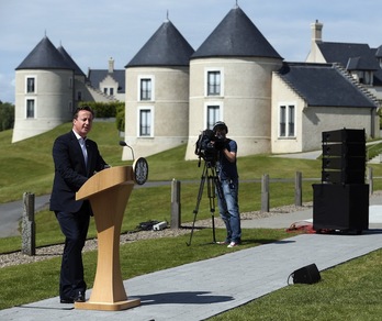 El primer ministro británico, David Cameron, durante la rueda de prensa que ha ofrecido al término de la cumbre. (Matt CARDY/AFP)