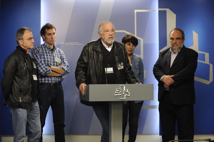 Comparecencia de asociaciones de víctimas del franquismo en el Parlamento. (ARGAZKI PRESS)