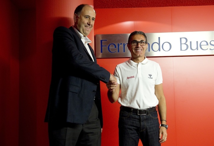 Querejeta y Scariolo, durante el acto de presentación del último. (Raul BOGAJO/ARGAZKI PRESS)