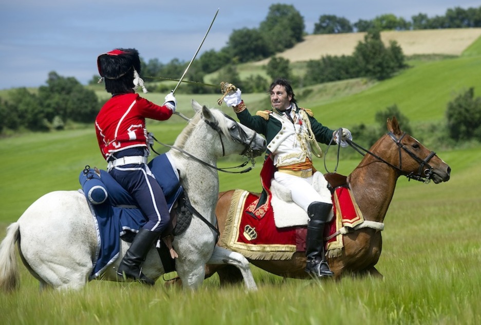 En la imagen, un duelo a caballo. (Raul BOGAJO/ARGAZKI PRESS)