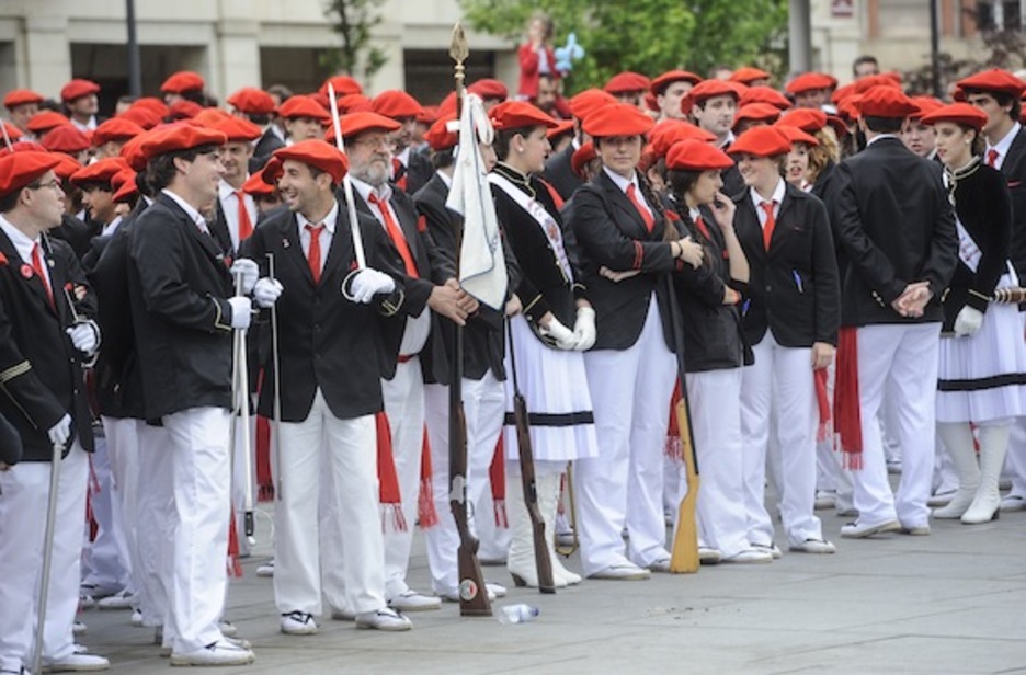 Alarde parekideko parte-hartzaileak. (Jagoba MANTEROLA/ARGAZKI PRESS)