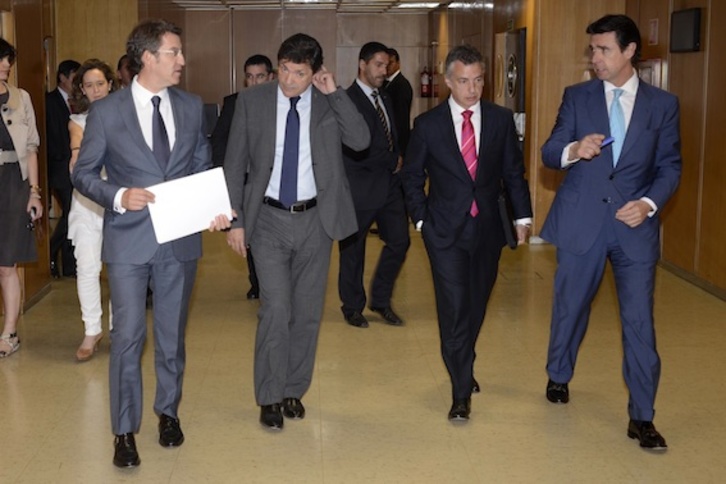 Iñigo Urkullu, junto al ministro Soria y los presidentes de Asturias y Galicia, durante una reunión en Madrid. (Ministerio español de Industria)
