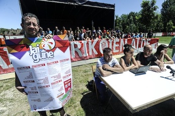 Gora Iruñearen egitarauaren aurkezpena, Runa parkean. (Jagoba MANTEROLA/ARGAZKI PRESS)