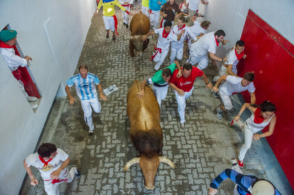 Callejón de entrada a la plaza de toros.