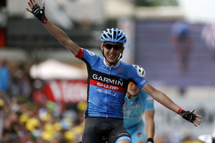 Dan Martin garaipena ospatzen. (AFP)