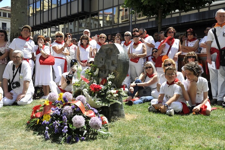 Acto de recuerdo a Germán Rodríguez en Iruñea. (Idoia ZABALETA/AFP)