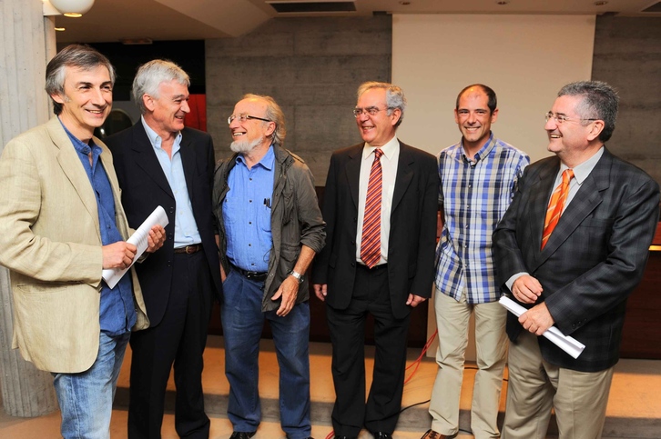 Juristas, académicos y personalidades de la información han comparecido ante los medios para mostrar su rechazo al macrosumario. (ARGAZKI PRESS)