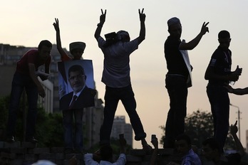 Seguidores del derrocado presidente egipcio, Mohamed Morsi, durante una protesta. (Mahmud HAMS/AFP PHOTO)