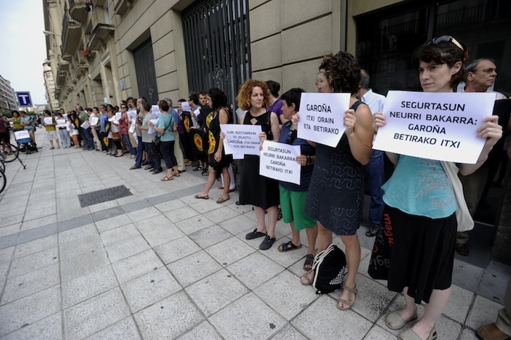 Eguzki talde ekologistak Gasteizen egin duen elkarretaratzearen irudia. (Juanan RUIZ/ARGAZKI PRESS)