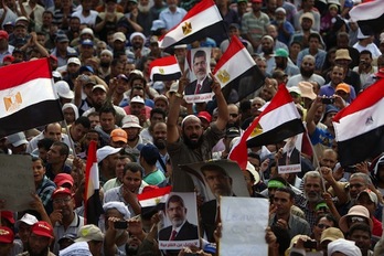 Manifestación en defensa del derrocado presidente egipcio, Mohamed Morsi. (Mahmud HAMS/AFP PHOTO)