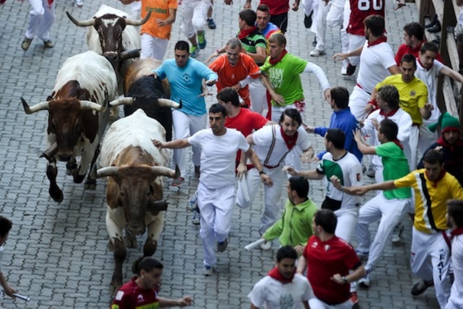 Bajada al callejón de la plaza de toros. (Iñigo URIZ/ARGAZKI PRESS)