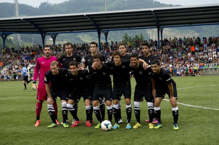 En la imagen, el once inicial de la Real. (Raul BOGAJO/ARGAZKI PRESS)
