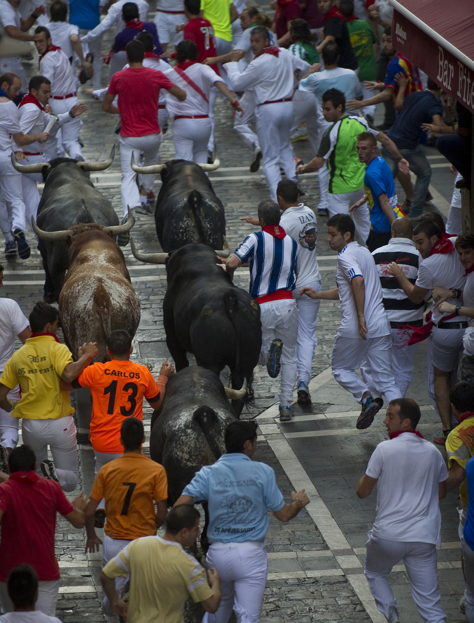 La manada ha ido compacta durante todo el recorrido. (Juan Carlos RUIZ / ARGAZKI PRESS) La manada ha ido compacta durante todo el recorrido. (Juan Carlos RUIZ / ARGAZKI PRESS)