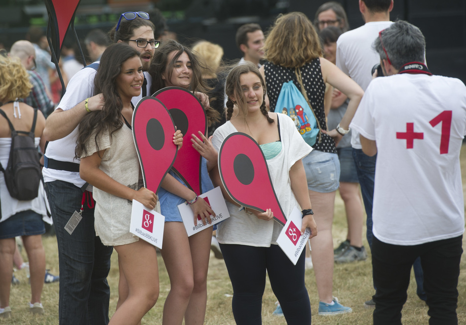 <strong>Juventud...</strong> Curioso que BBK Live se nutra de un gran número de inquietos en tonro a los 20 años, una edad que prácticamente ha dejado de asistir a los conciertos de locales cerrados y aun menos si el artista no es conocido.