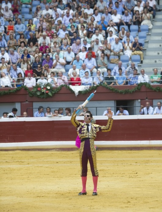Juan José Padilla saluda al público durante la Feria de 2012 (Gorka RUBIO / ARGAZKI PRESS)