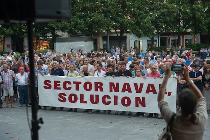 Concentración en la Herriko Plaza de Barakaldo (Luis JAUREGIALTZO / ARGAZKI PRESS)