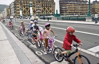 El uso del casco será obligatorio para los menores en vías urbanas. (Juan Carlos RUIZ/ARGAZKI PRESS)