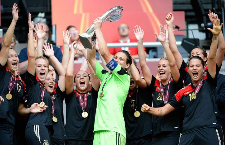 Las jugadoras alemanas celebran el título. (AFP)