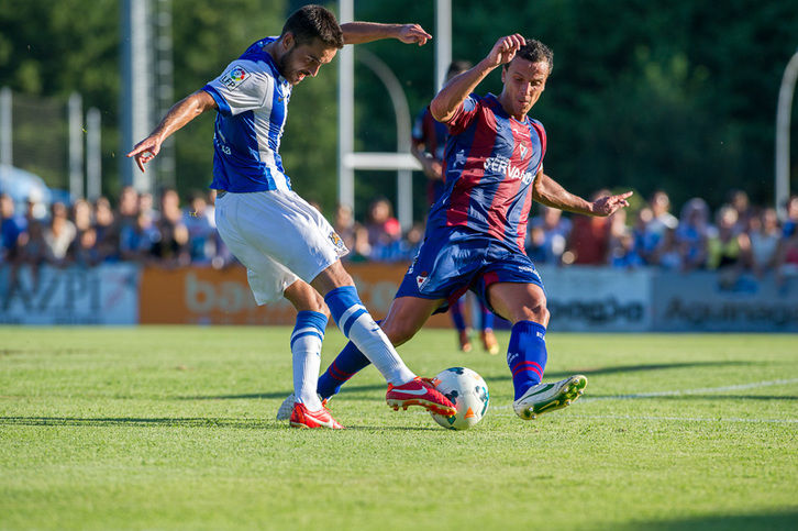 Reala eta Eibarren arteko partida, Zarautzen. (Gorka RUBIO/ARGAZKI PRESS)