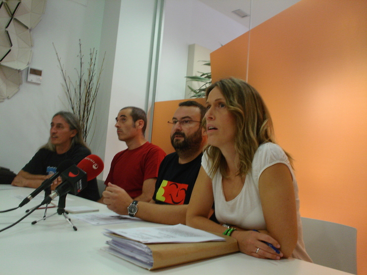 Miembros de la Fundación Sustrai han comparecido en rueda de prensa en Iruñea para valorar la sentencia. (FUNDACIÓN SUSTRAI)